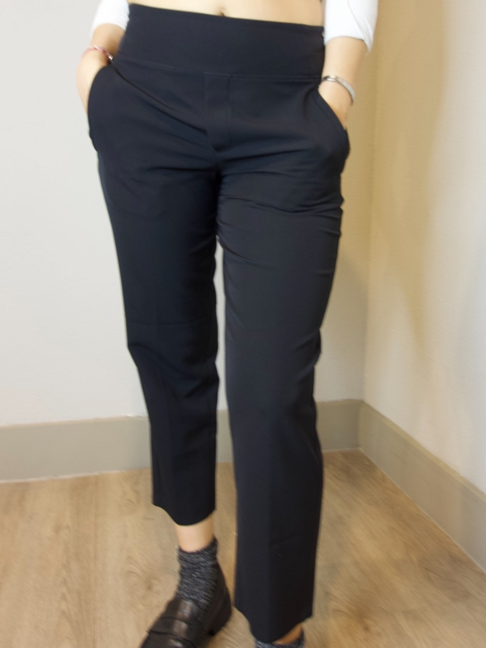 Athleta Brooklyn Ankle Pant in Black Size 4P